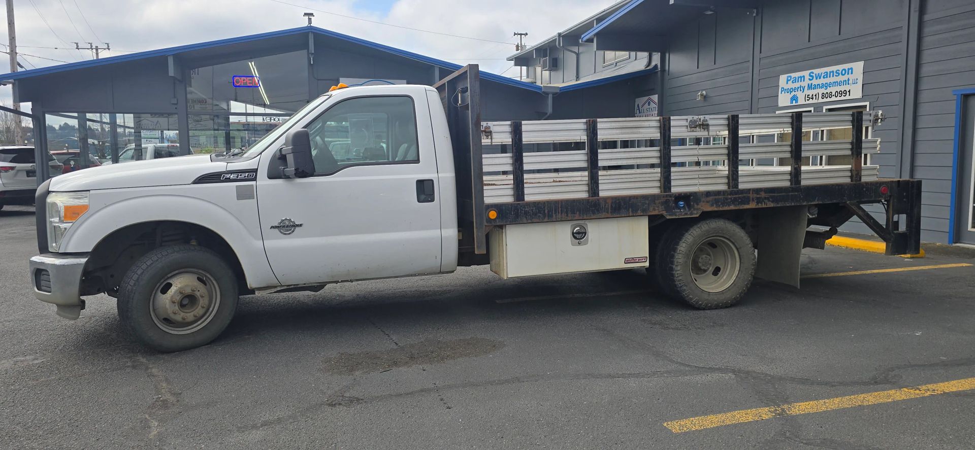 ford f-350 super duty chassis cab 2011 1FDRF3GT1BEB75155 image ford f-350 super duty chassis cab 2011 1FDRF3GT1BEB75155 image